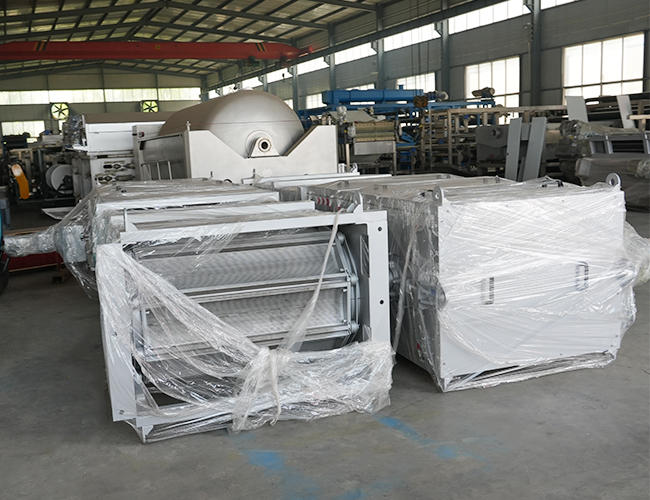 2台内进流格栅除污机发货