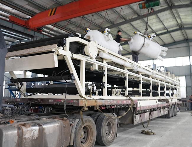 1台橡胶带式真空过滤机发往河北