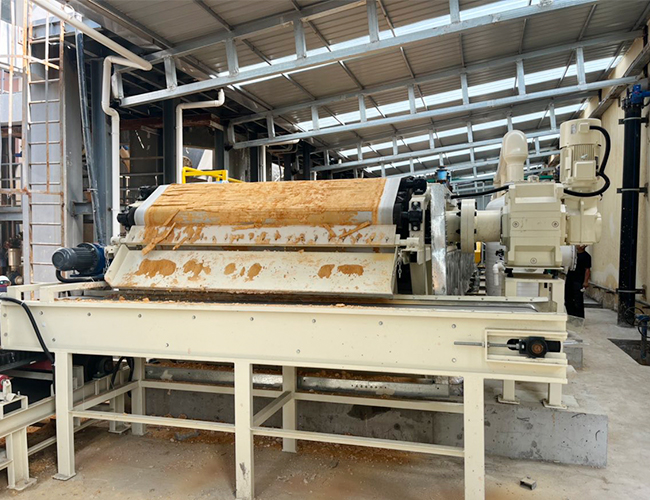 橡胶带式真空过滤机，唐山客户硫酸钙脱水投入使用！